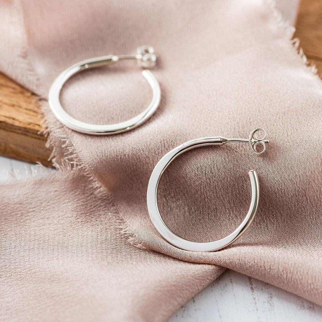 Sophie Small Circle Hoop Earrings image 0