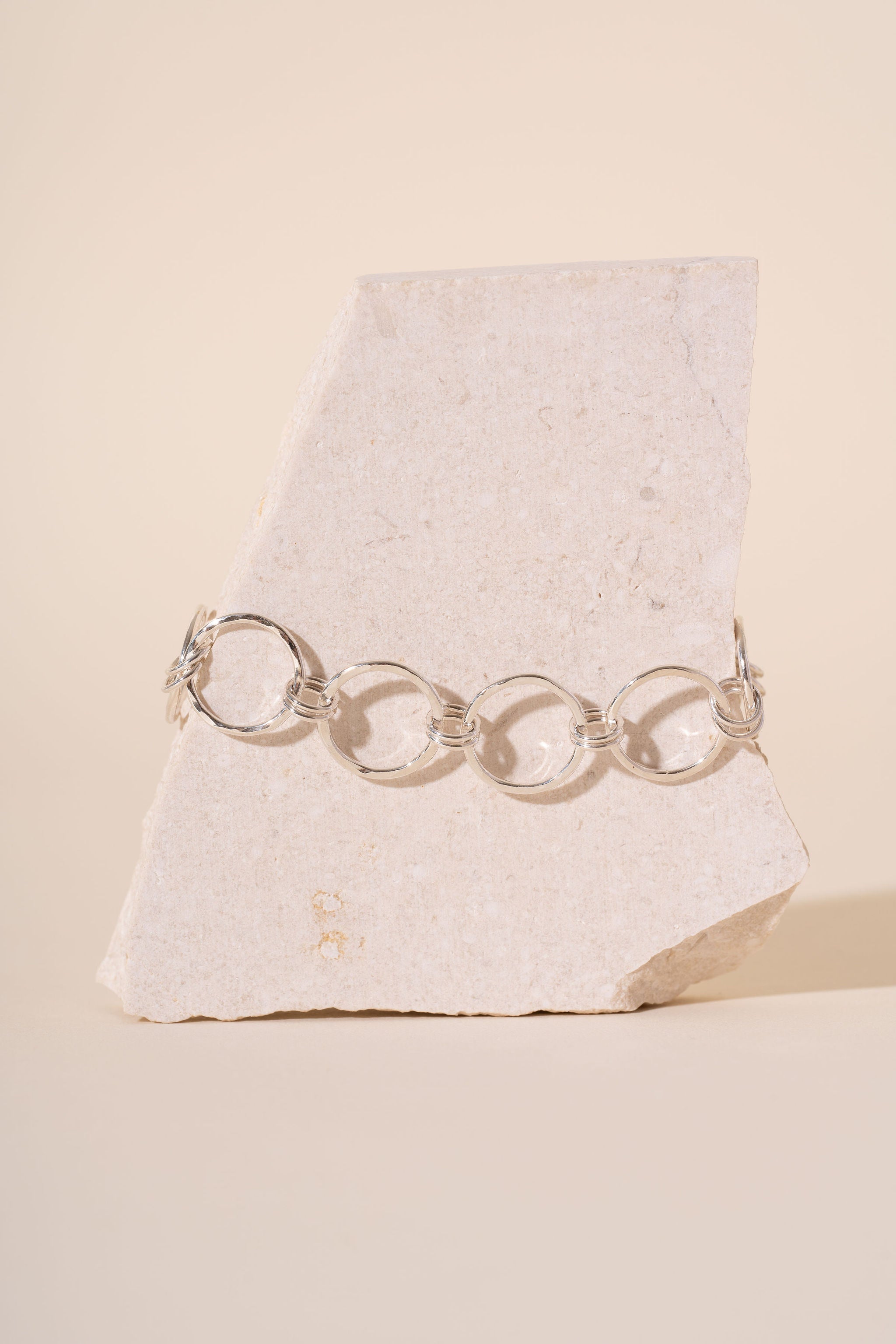 Briony Hammered Circle Large Link Bracelet