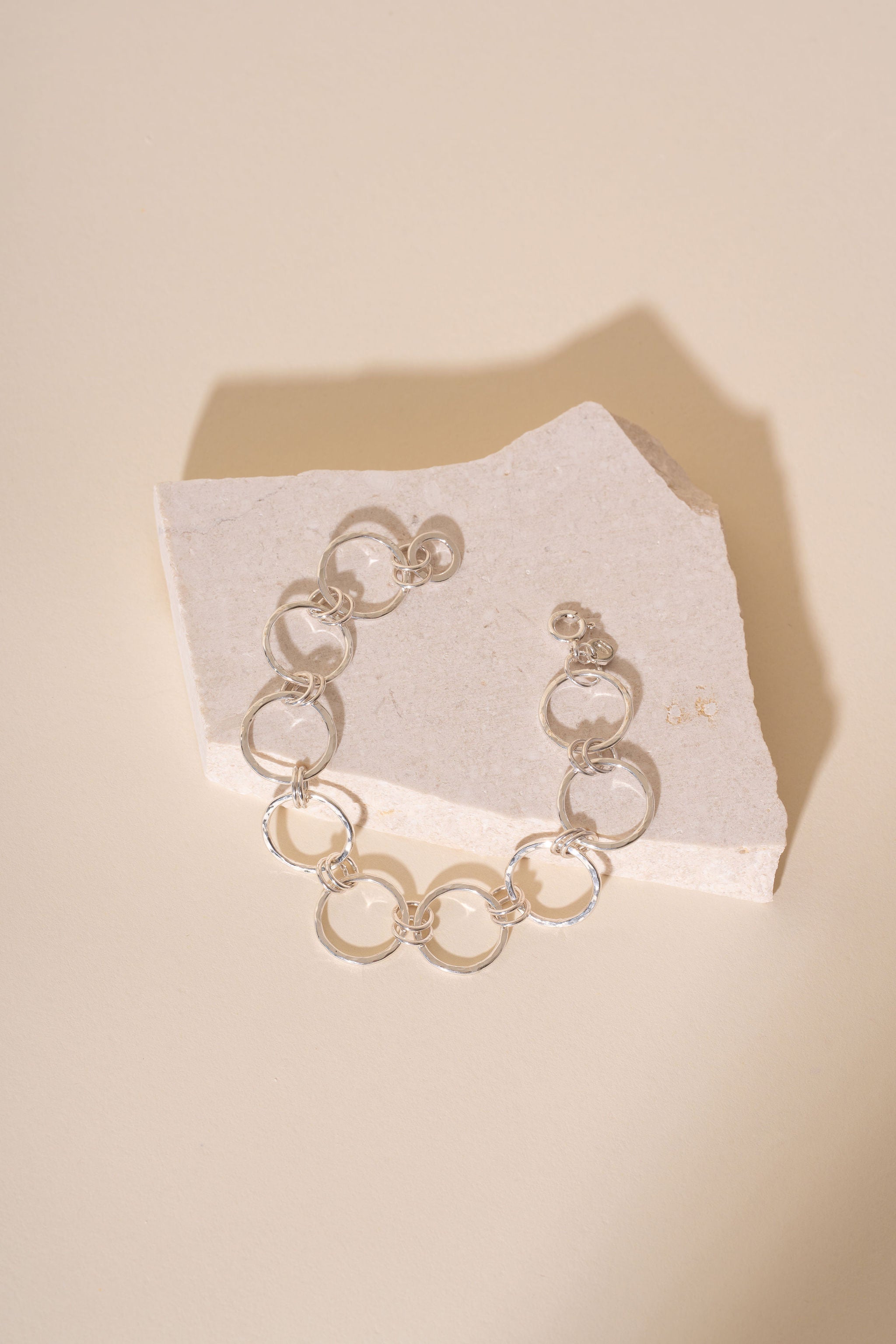 Briony Hammered Circle Large Link Bracelet