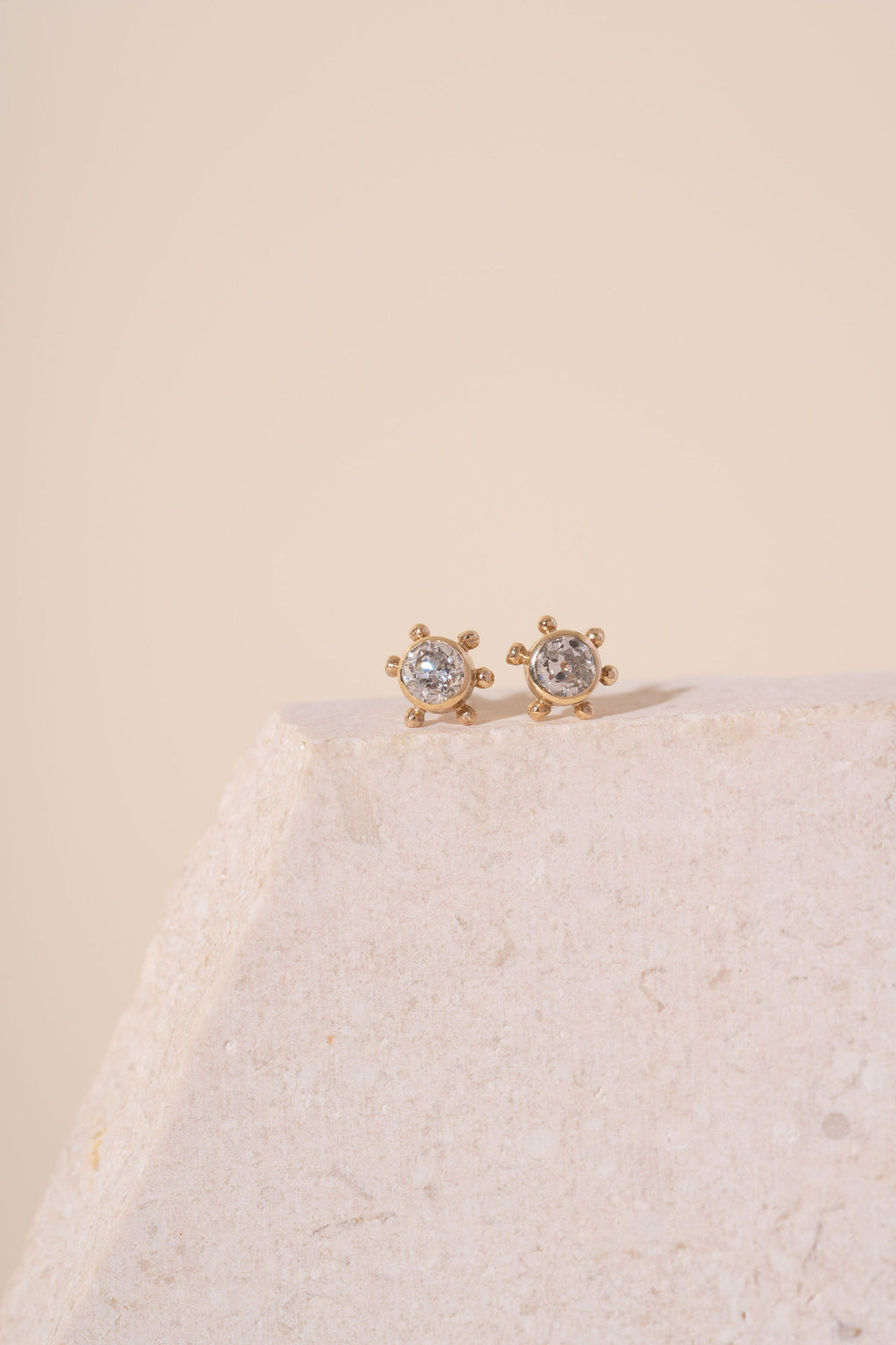 9ct Vintage Diamond Scattered Pebble Studs