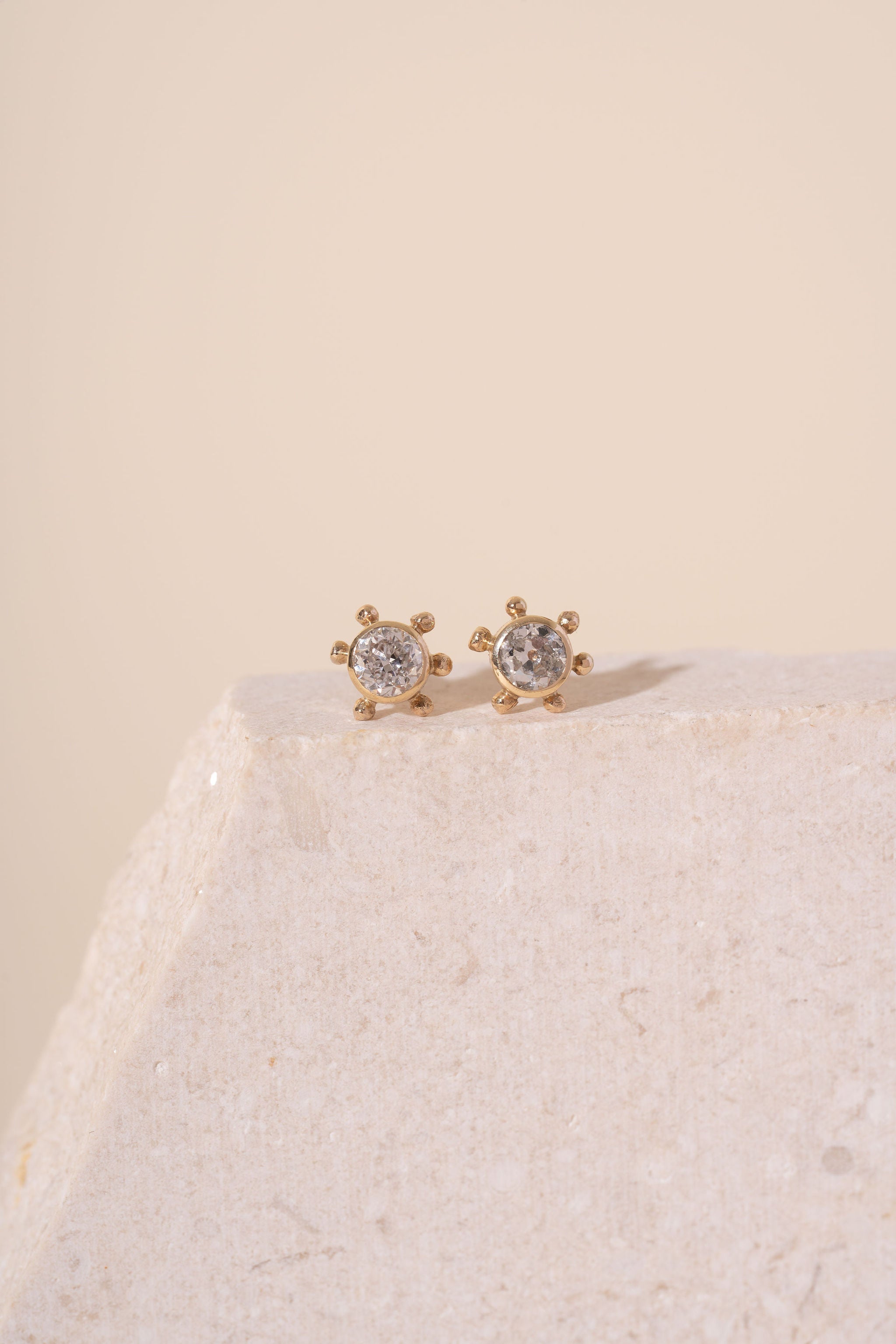9ct Vintage Diamond Scattered Pebble Studs
