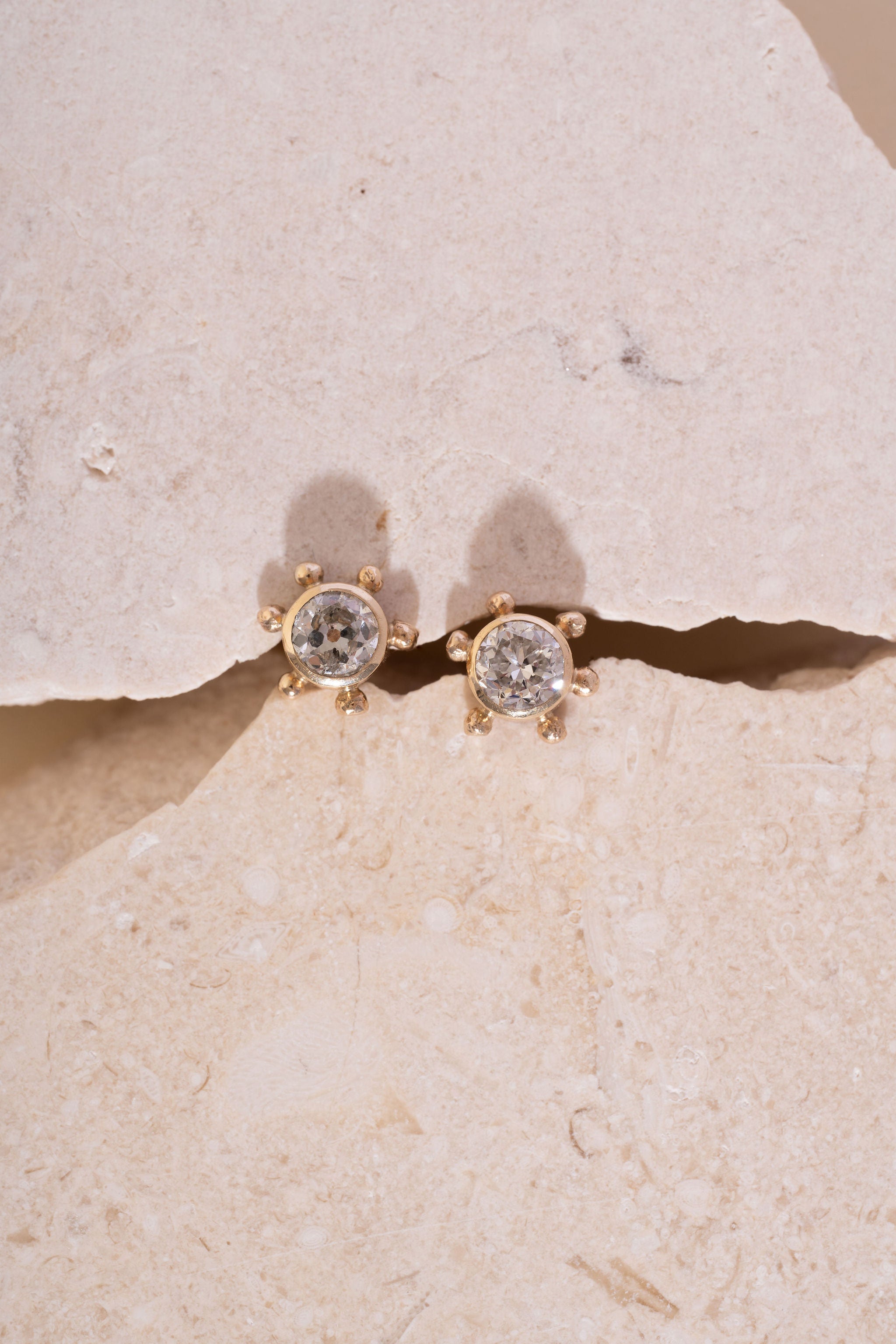 9ct Vintage Diamond Scattered Pebble Studs