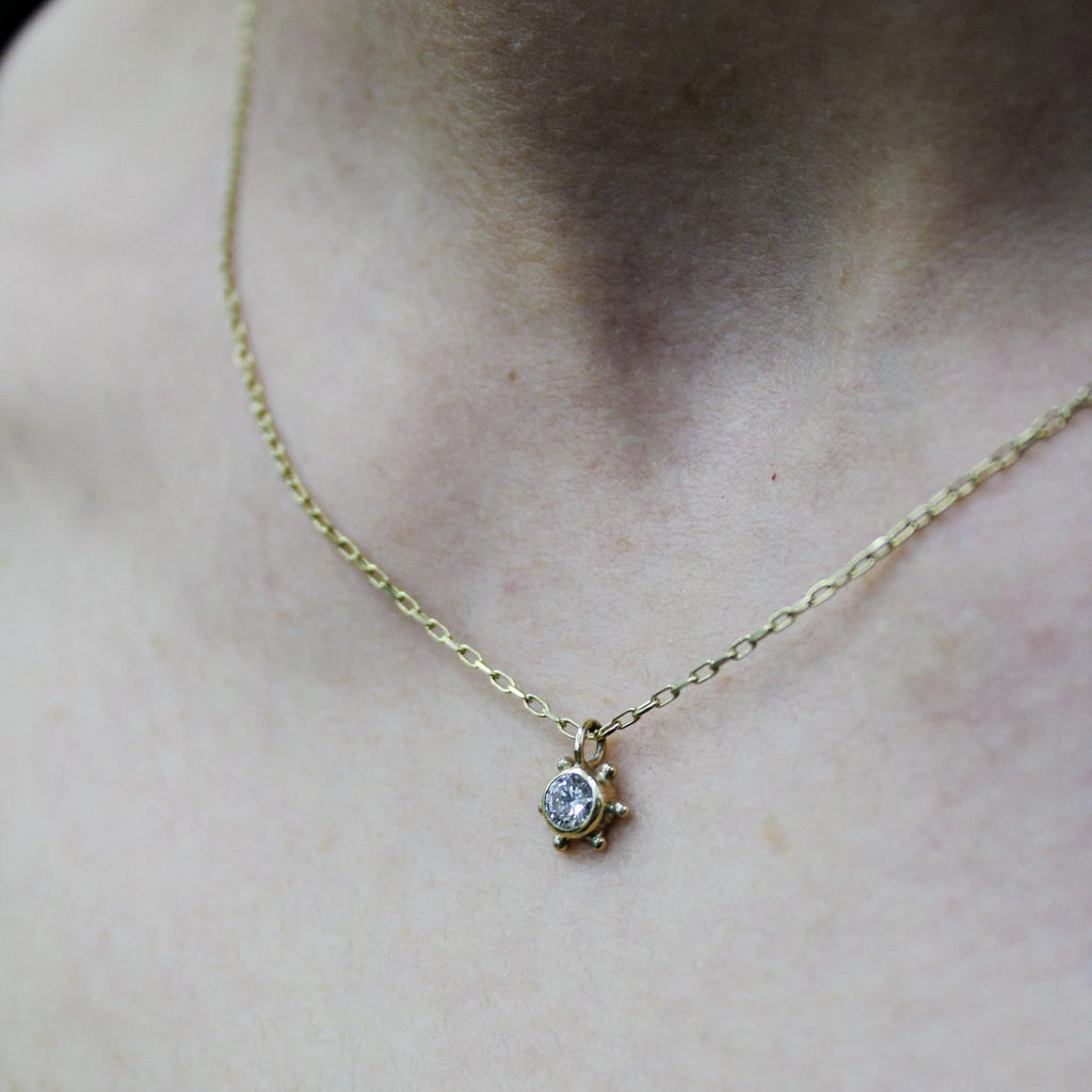 9ct Vintage Diamond Scattered Pebble Necklace image 3